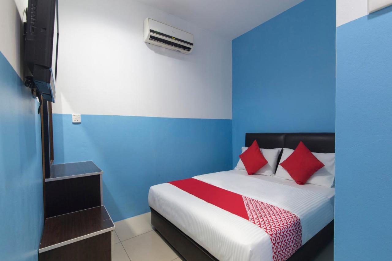 נילאי Oyo 44072 Mines Cempaka Hotel מראה חיצוני תמונה