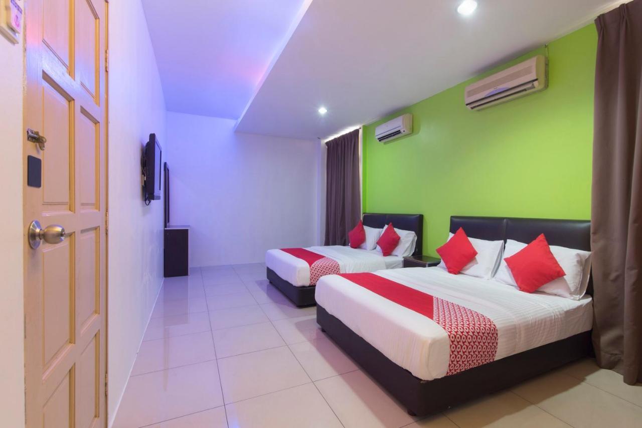 נילאי Oyo 44072 Mines Cempaka Hotel מראה חיצוני תמונה