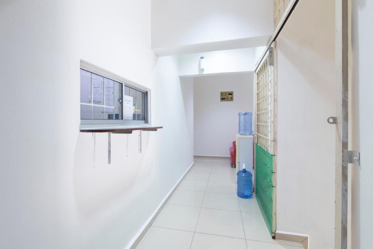 נילאי Oyo 44072 Mines Cempaka Hotel מראה חיצוני תמונה