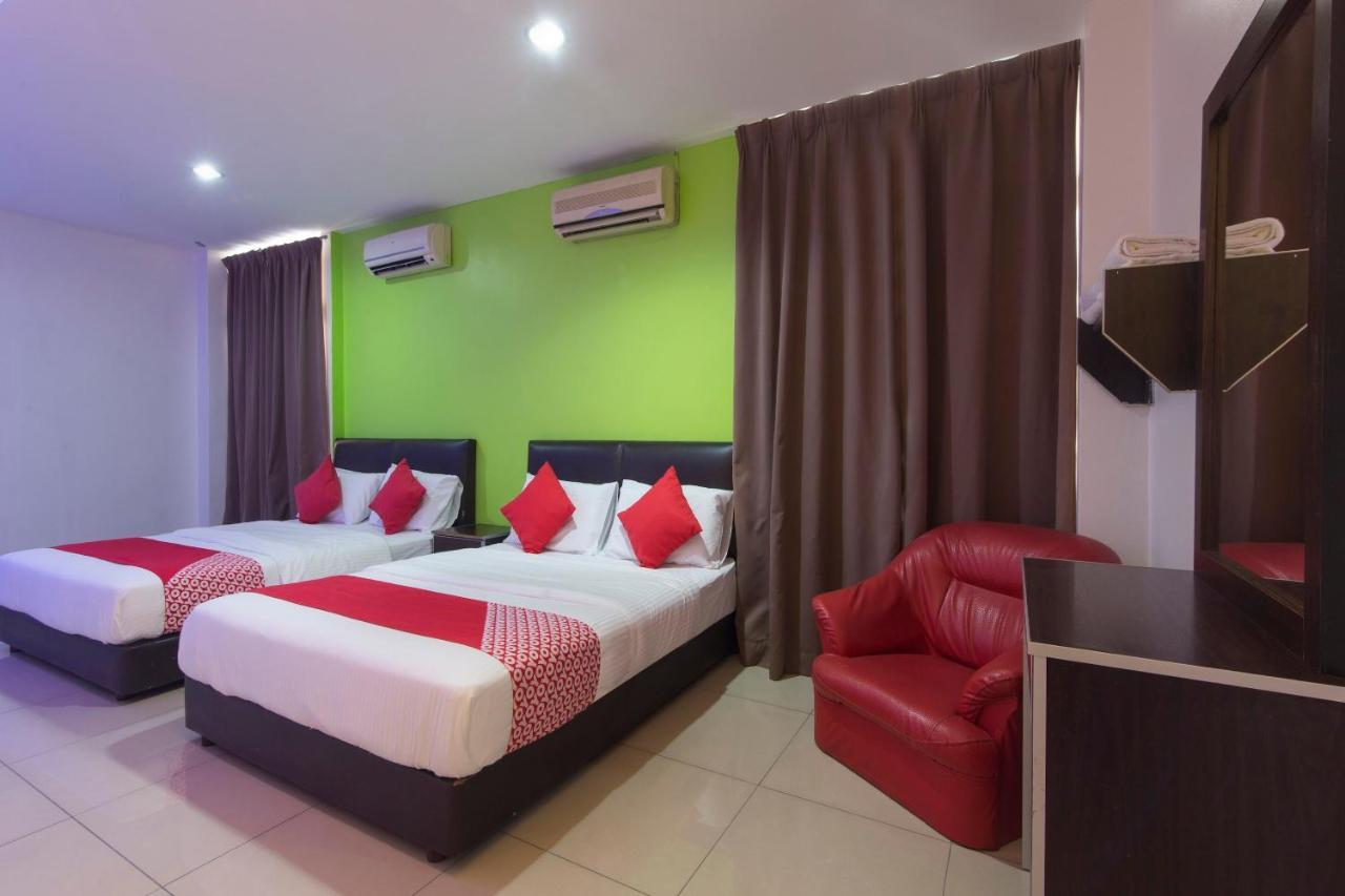 נילאי Oyo 44072 Mines Cempaka Hotel מראה חיצוני תמונה