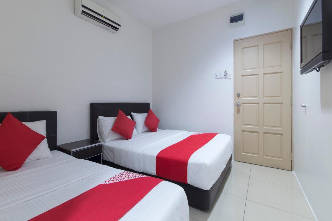 נילאי Oyo 44072 Mines Cempaka Hotel מראה חיצוני תמונה