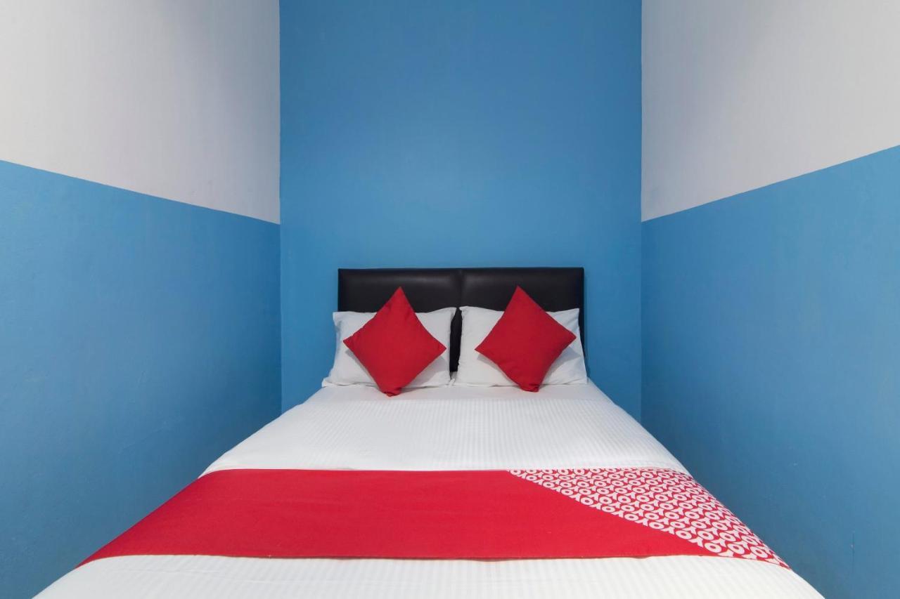נילאי Oyo 44072 Mines Cempaka Hotel מראה חיצוני תמונה