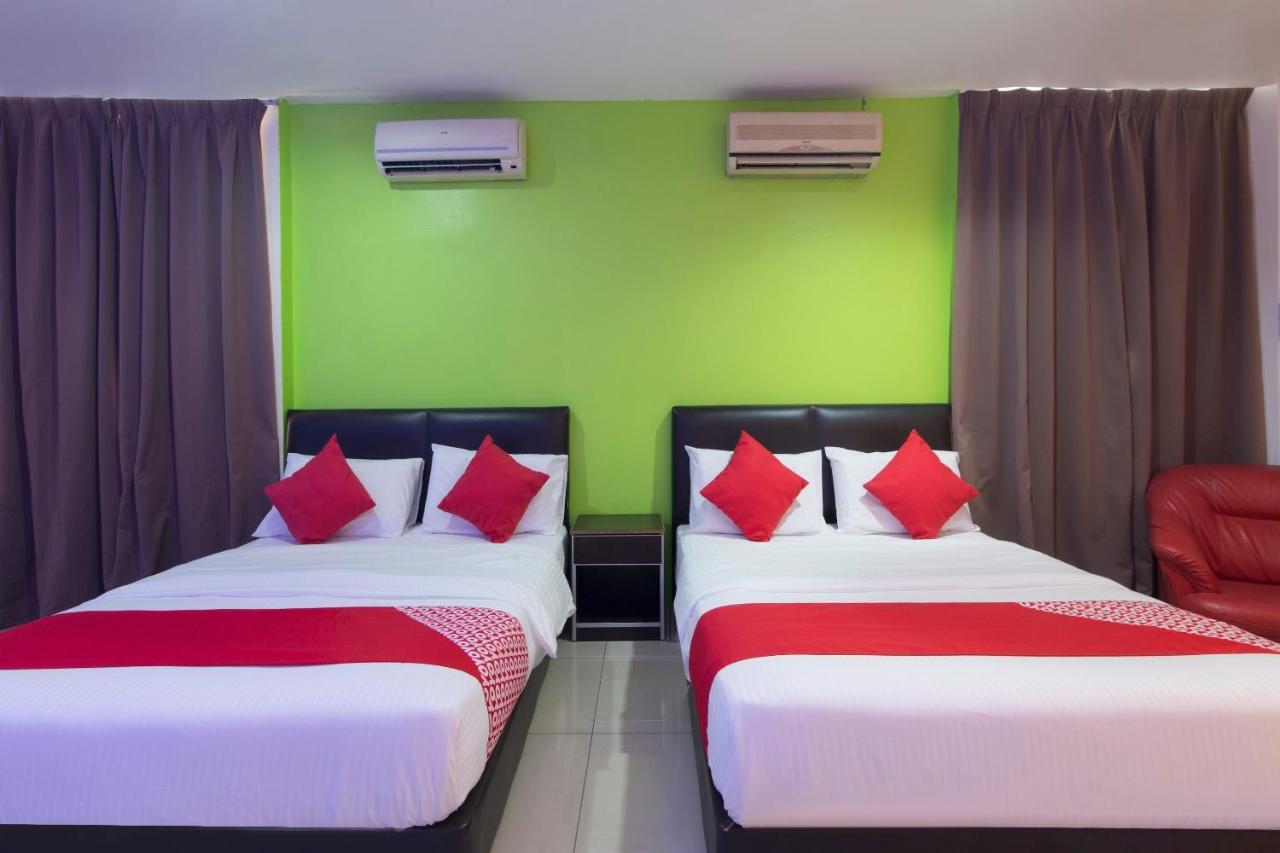 נילאי Oyo 44072 Mines Cempaka Hotel מראה חיצוני תמונה
