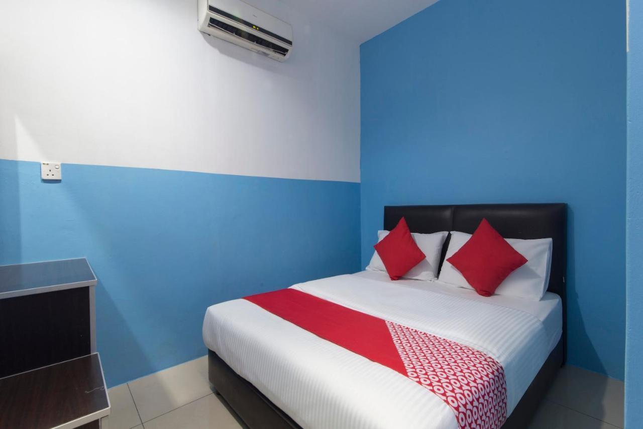 נילאי Oyo 44072 Mines Cempaka Hotel מראה חיצוני תמונה