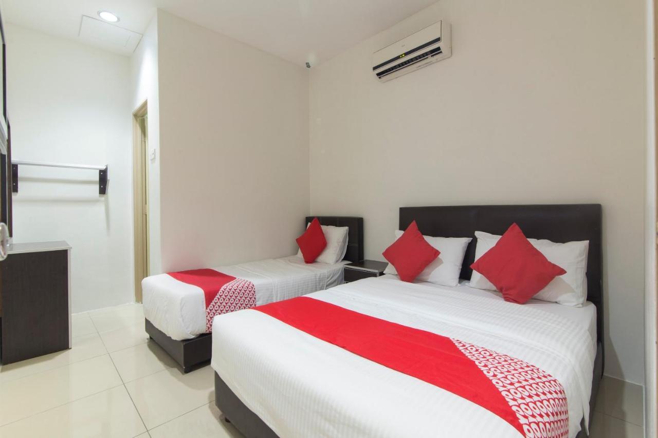 נילאי Oyo 44072 Mines Cempaka Hotel מראה חיצוני תמונה