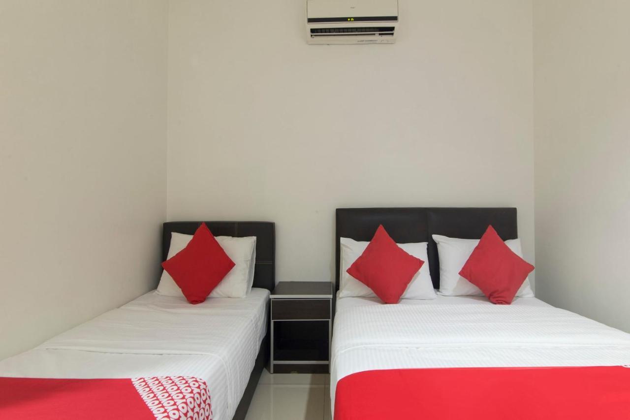 נילאי Oyo 44072 Mines Cempaka Hotel מראה חיצוני תמונה
