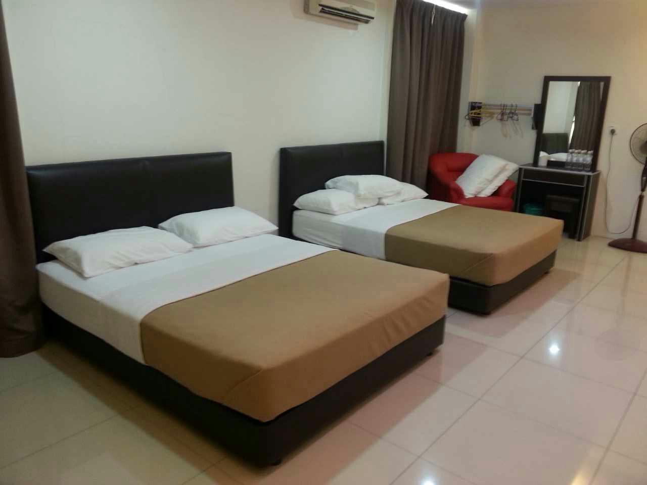 נילאי Oyo 44072 Mines Cempaka Hotel מראה חיצוני תמונה