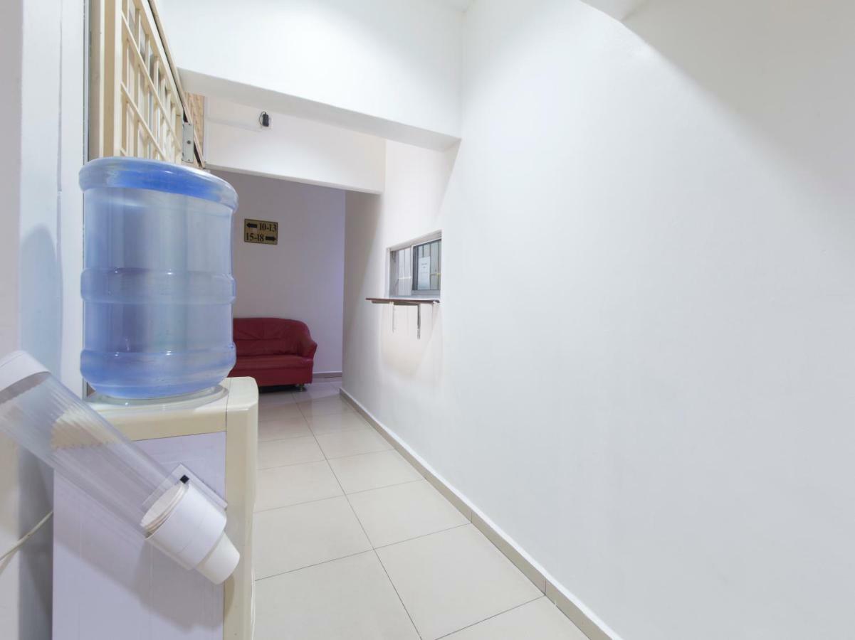 נילאי Oyo 44072 Mines Cempaka Hotel מראה חיצוני תמונה
